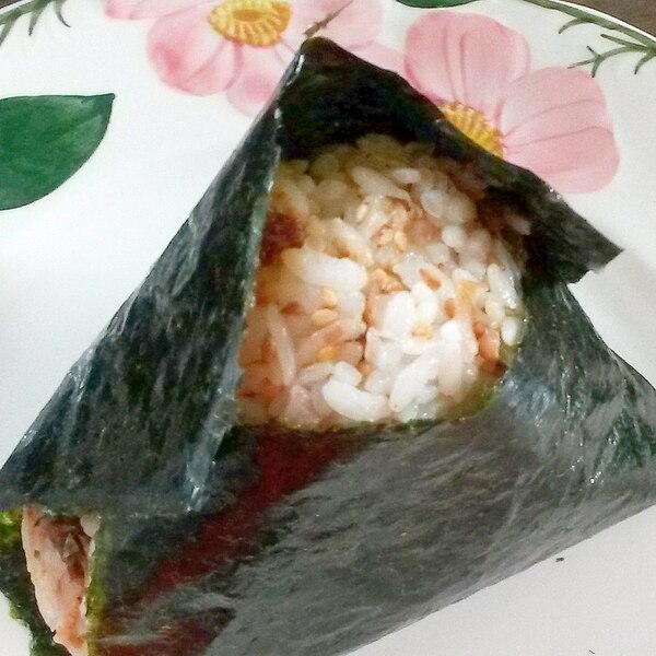 3種類の具入り おにぎり レシピ 作り方 By はなはな桜 楽天レシピ 3種類の具入り おにぎり レシピ 作り方 By はなはな桜 楽天レシピ