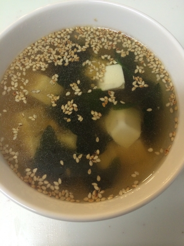 ワカメと豆腐のヘルシースープ