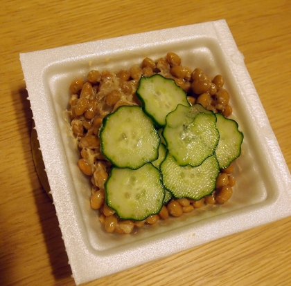 今日はご飯にのせて食べましたが、暑くなったら素麺にのせて食べてみます
美味しかったです
ご馳走様でした☆