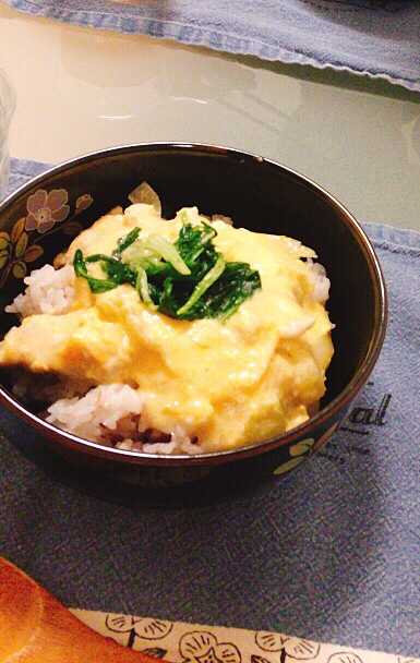 [最近何でも白だし頼み]簡単フワトロ鶏むね親子丼