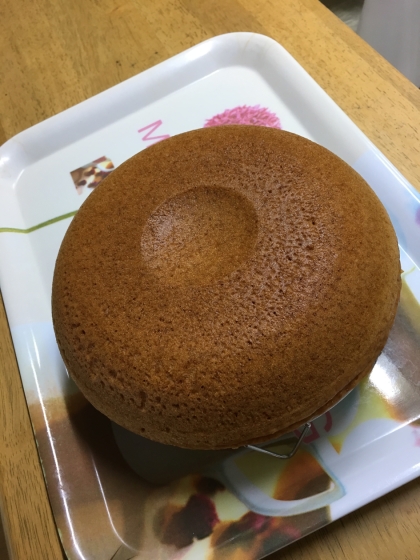 卵一つでできるなんて！なんだか、とっても得した気分です。炊飯器のケーキ機能を使って焼きました。