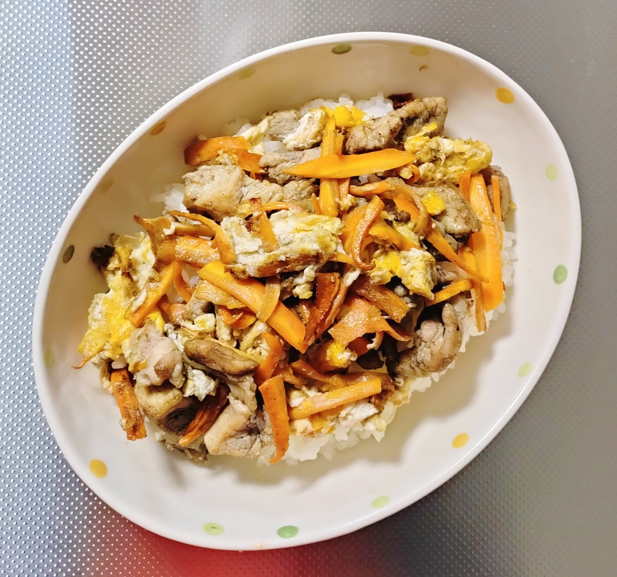 【がっつり味！】地鶏のバター醤油丼