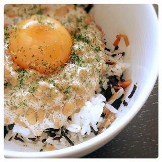 鉄分補給♪ひじきごはん de 納豆丼