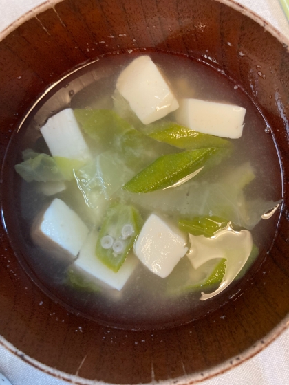 豆腐とオクラのお味噌汁