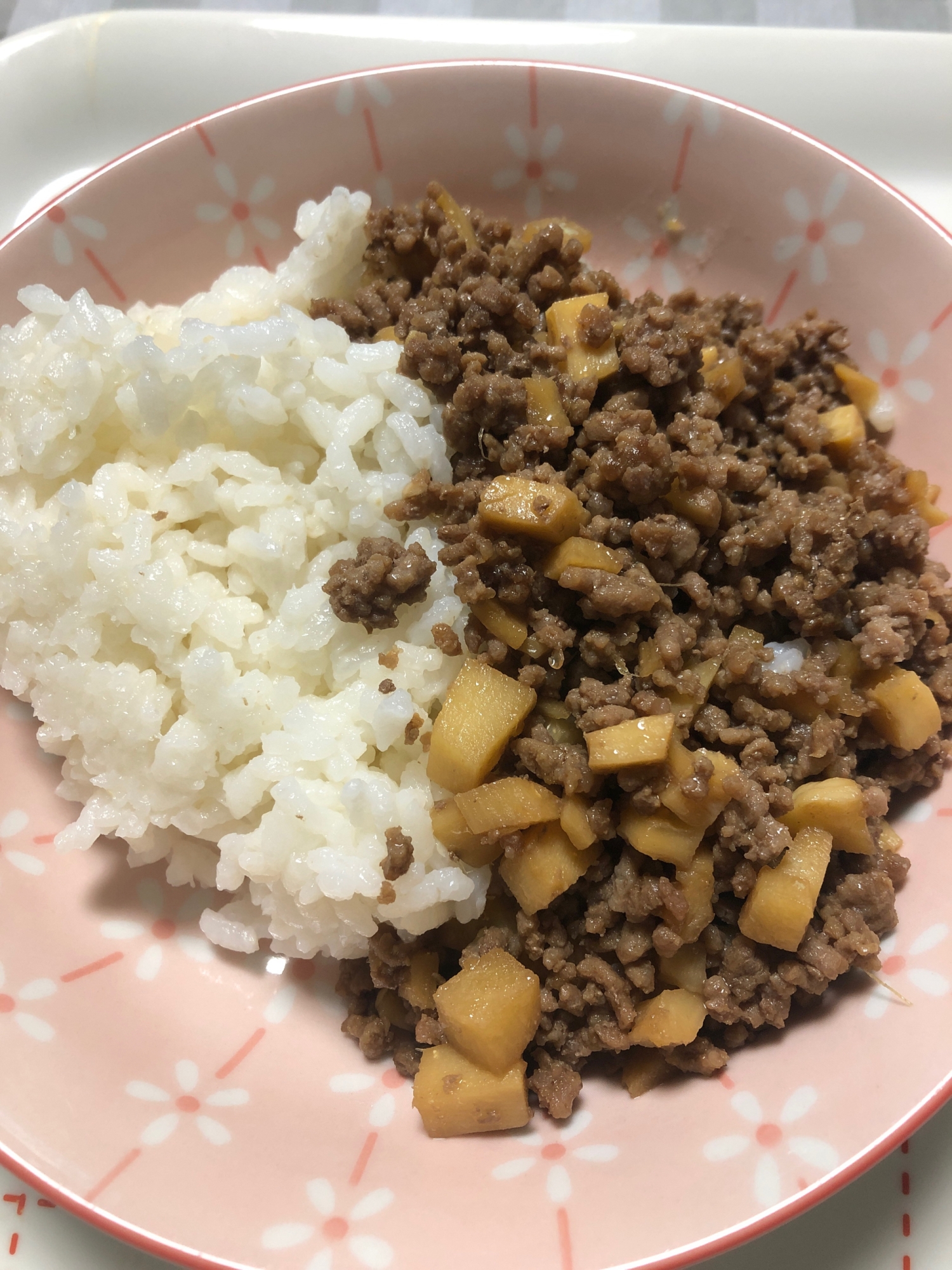 そぼろご飯(たけのこ入り)