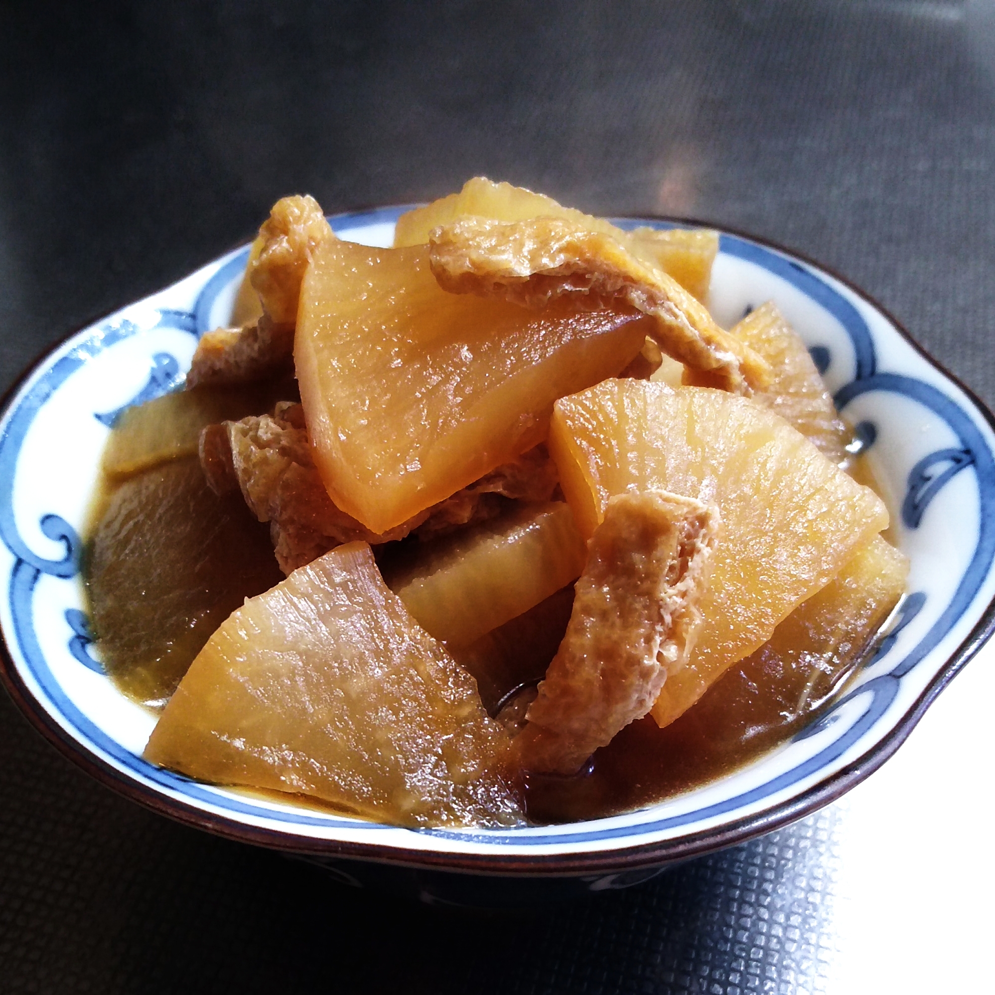 味付けはめんつゆだけ！油揚げの大根煮