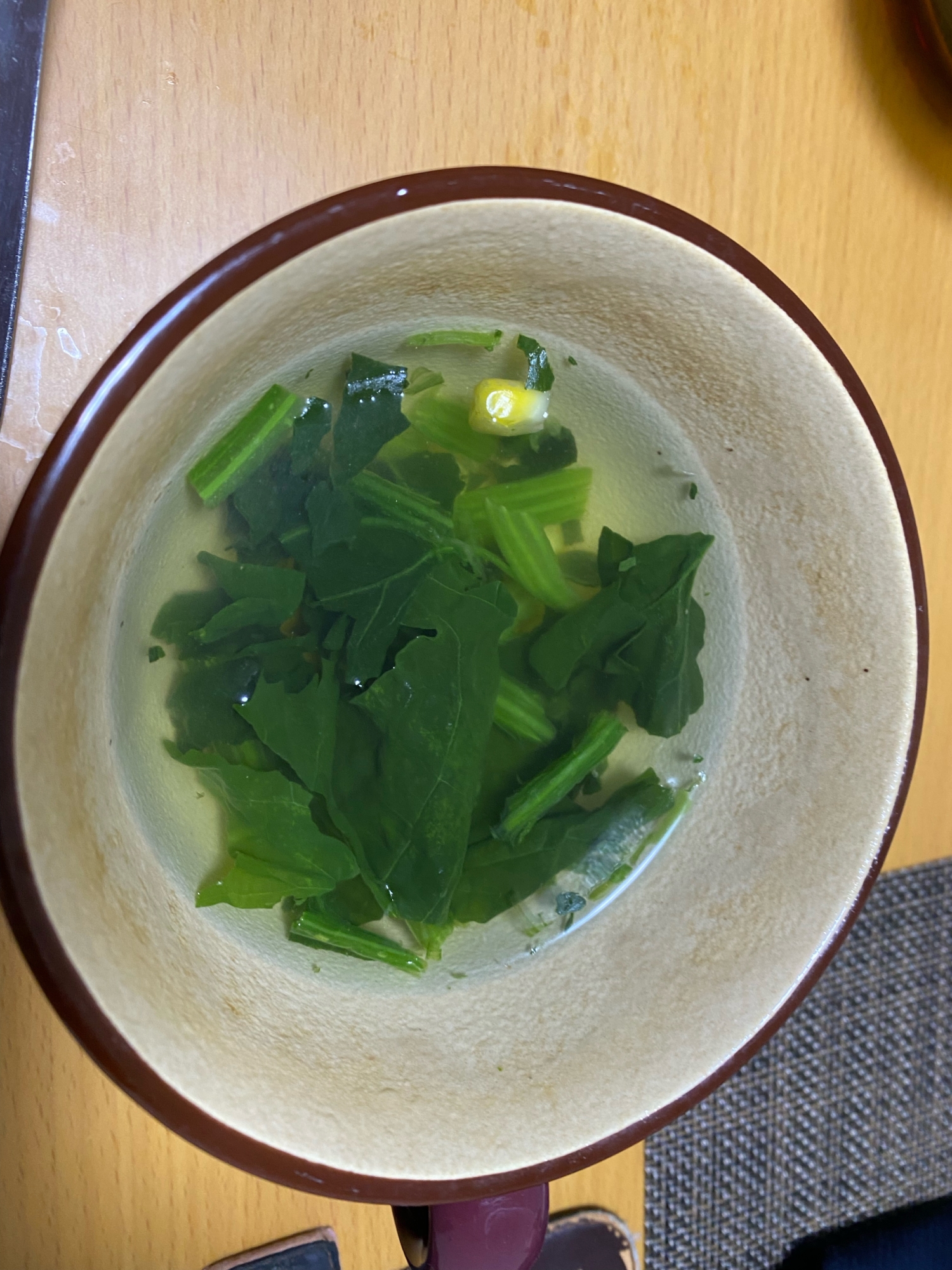 ほうれん草とコーンの薄味スープ