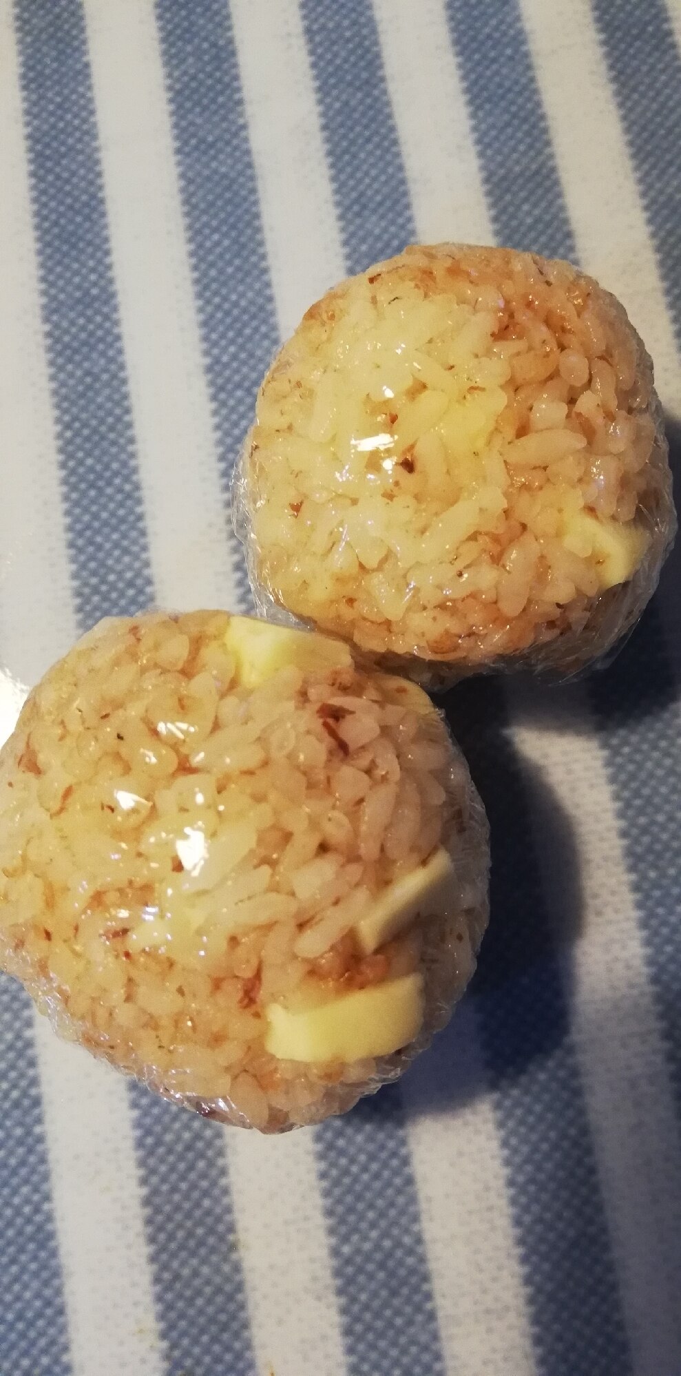 おかかおにぎり チーズおかかおにぎり レシピ・作り方 by 美麗♡ - 楽天レシピ