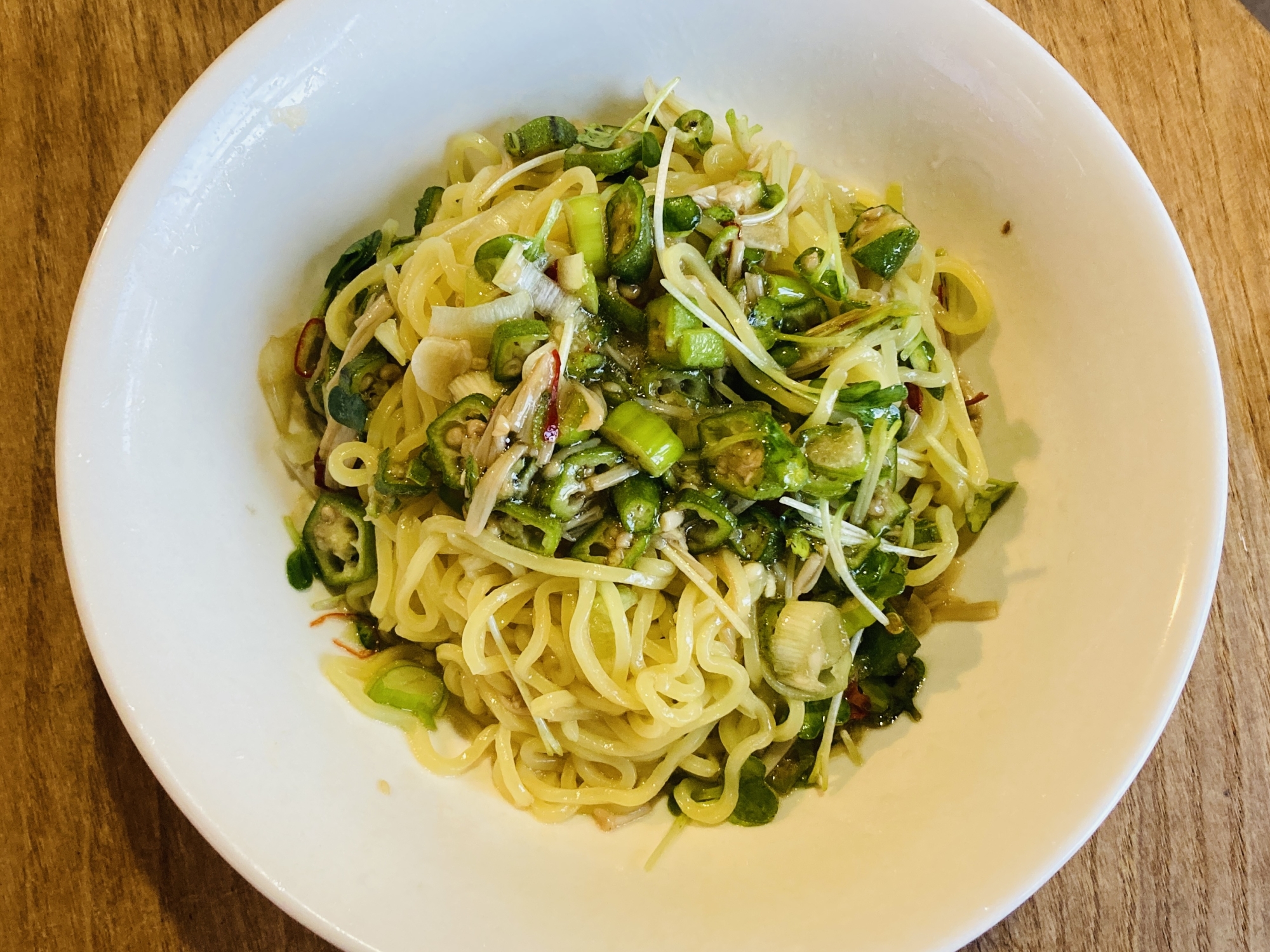 オクラとエノキの冷やしラーメン
