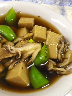 スナップエンドウ高野豆腐マイタケの煮物