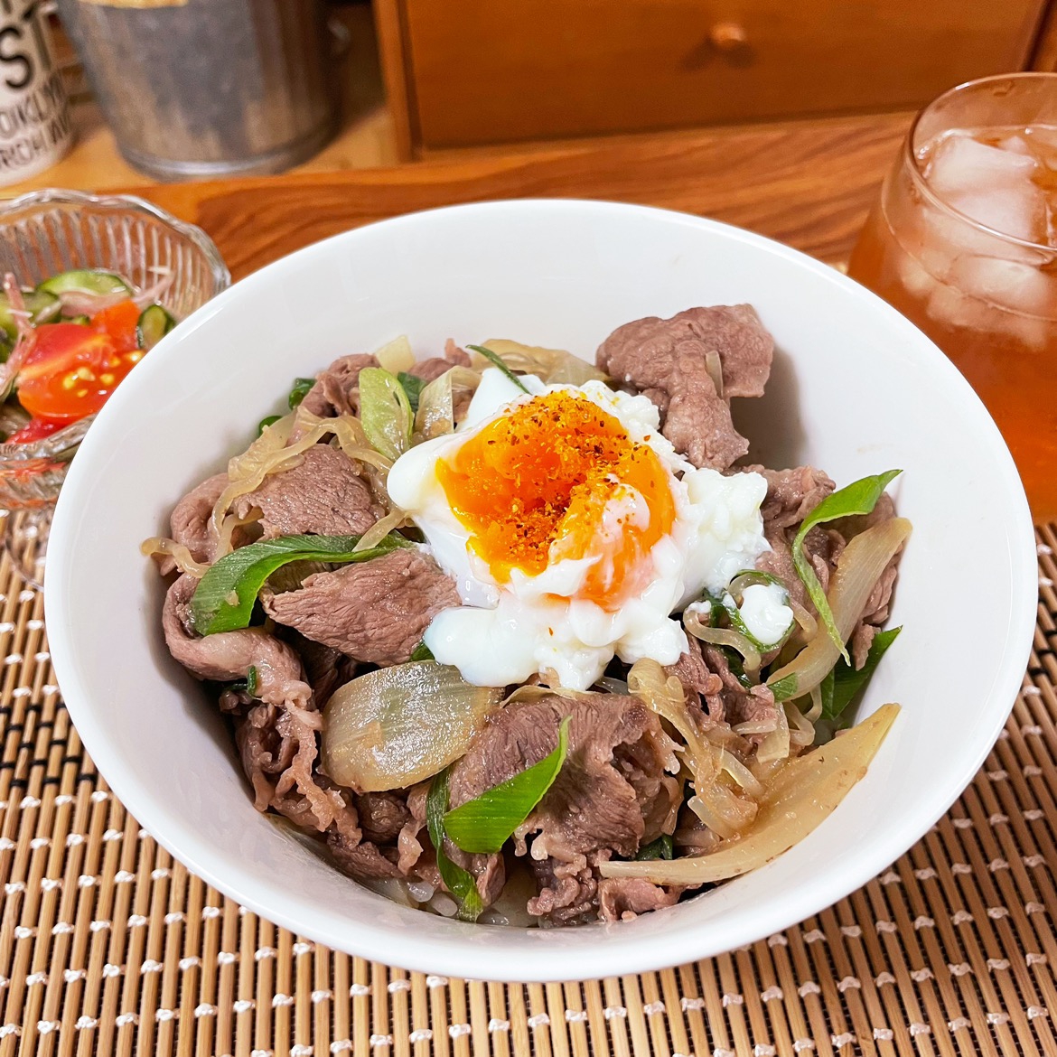 フライパンで♪生姜が香るすき煮風牛丼