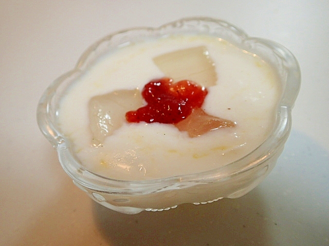 アロエシロップ漬けと苺ジャムの美的かぼすヨーグルト