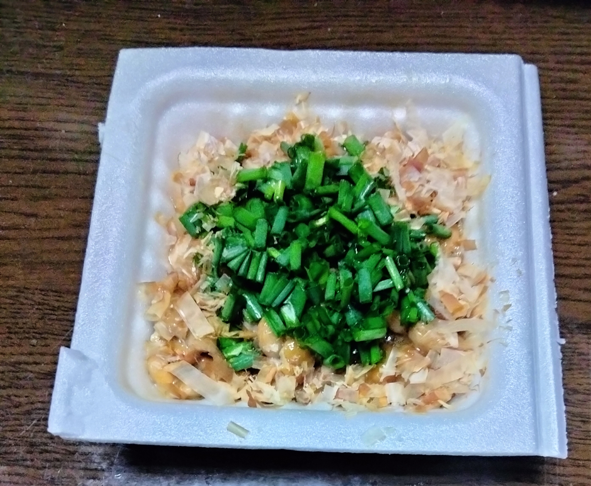 納豆アレンジ おかか分葱たっぷりのせて