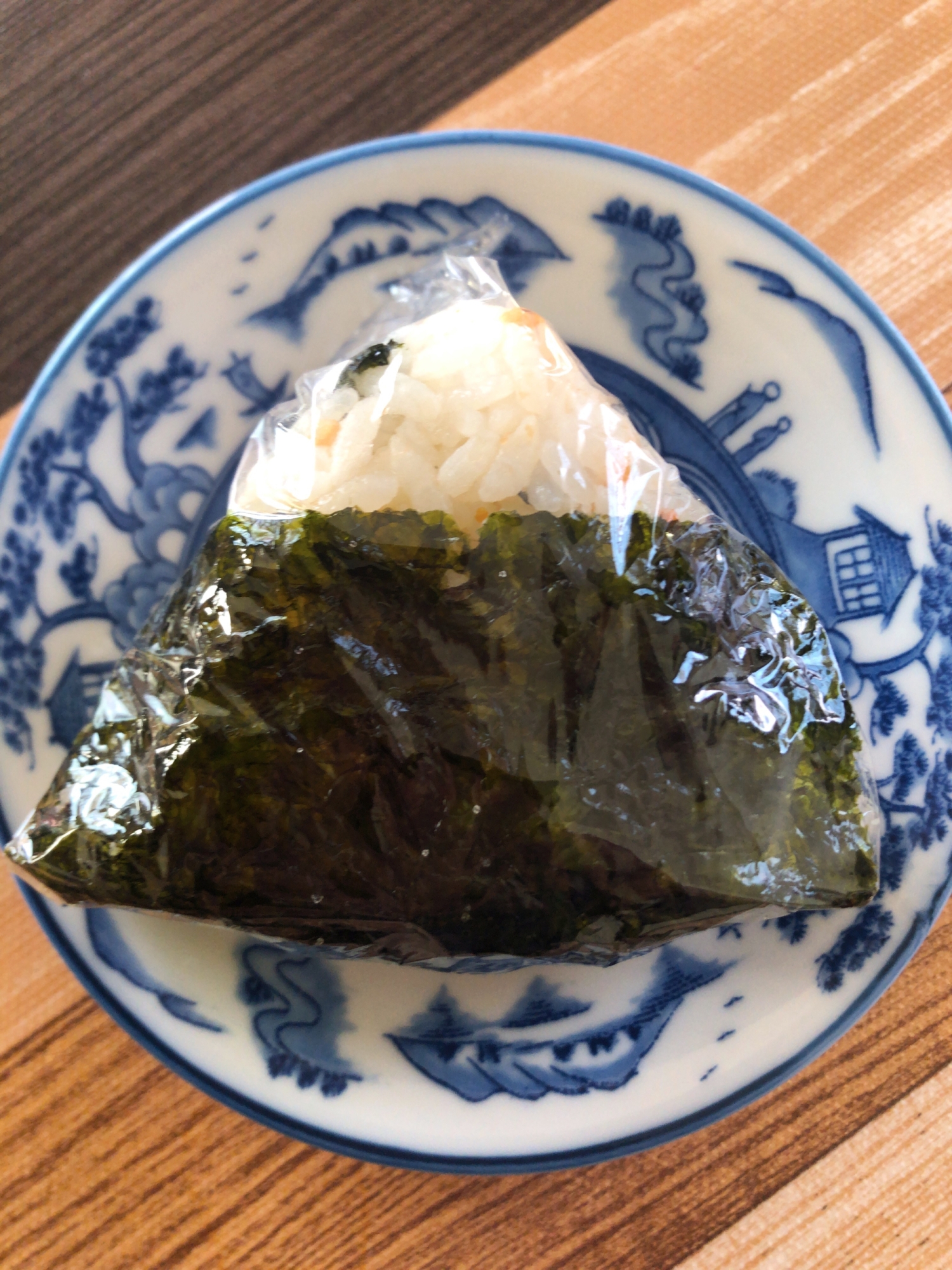 ごまと韓国海苔のおにぎり