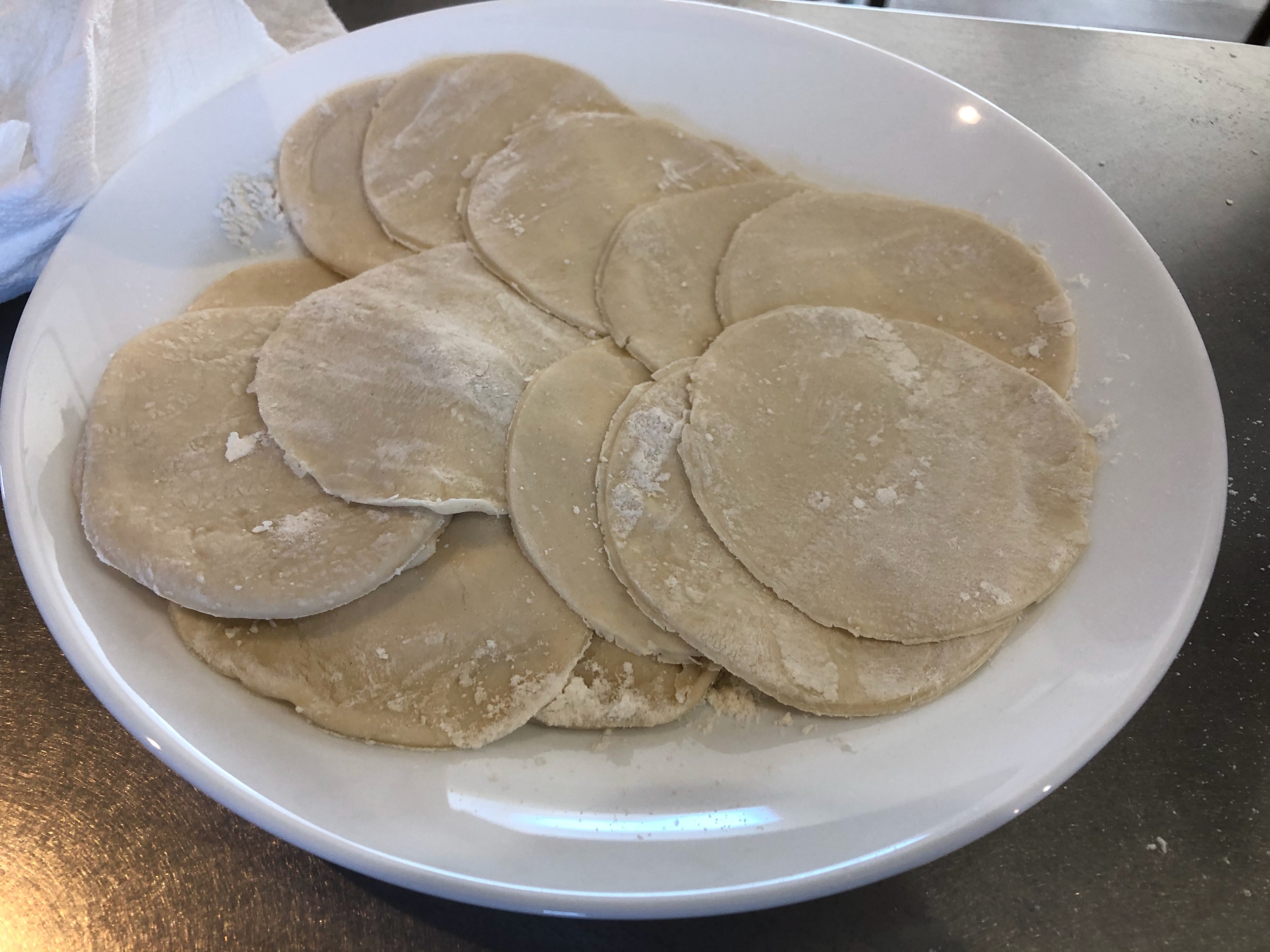 片栗粉入りもちもち餃子の皮