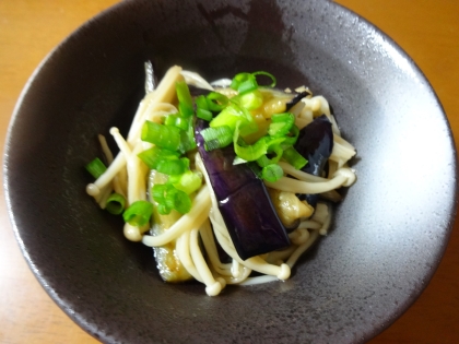 もう一品に簡単に作れますね！
エノキの食感もよく、ゴマ油の風味もイイですね^m^
とても美味しくいただきました♪