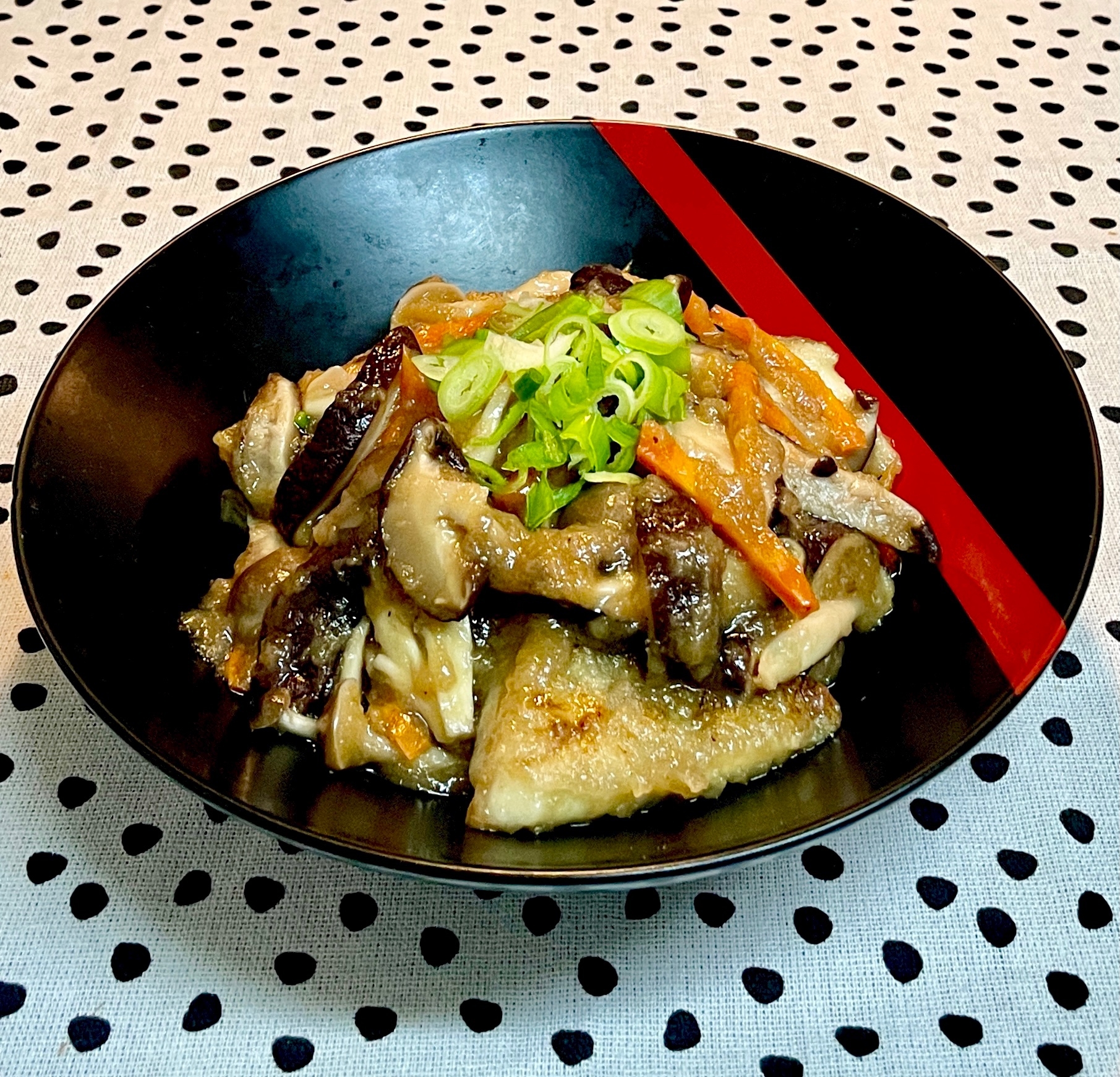 大根おろしを丸ごと入れて♡タラとキノコのみぞれあん