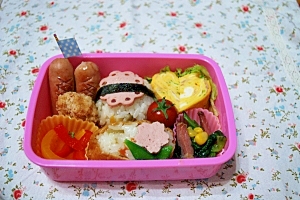 女の子のお弁当～お稲荷さんを可愛く～