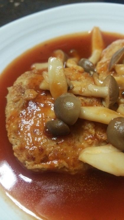 家にあるもので簡単　煮込みハンバーグ