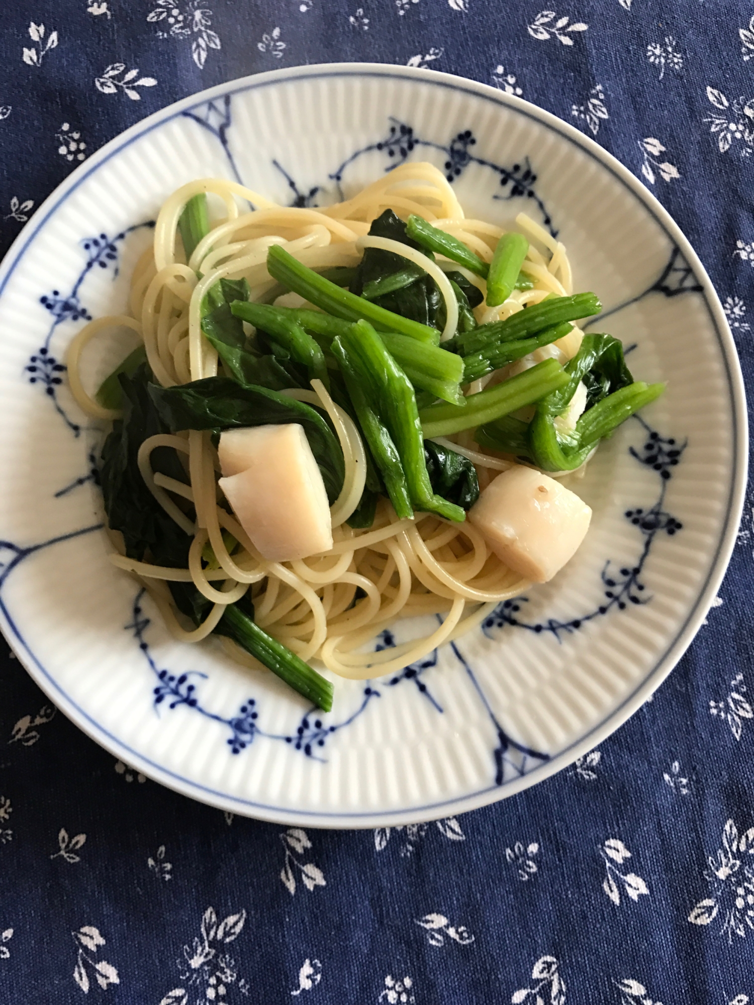 ホタテとほうれん草のパスタ