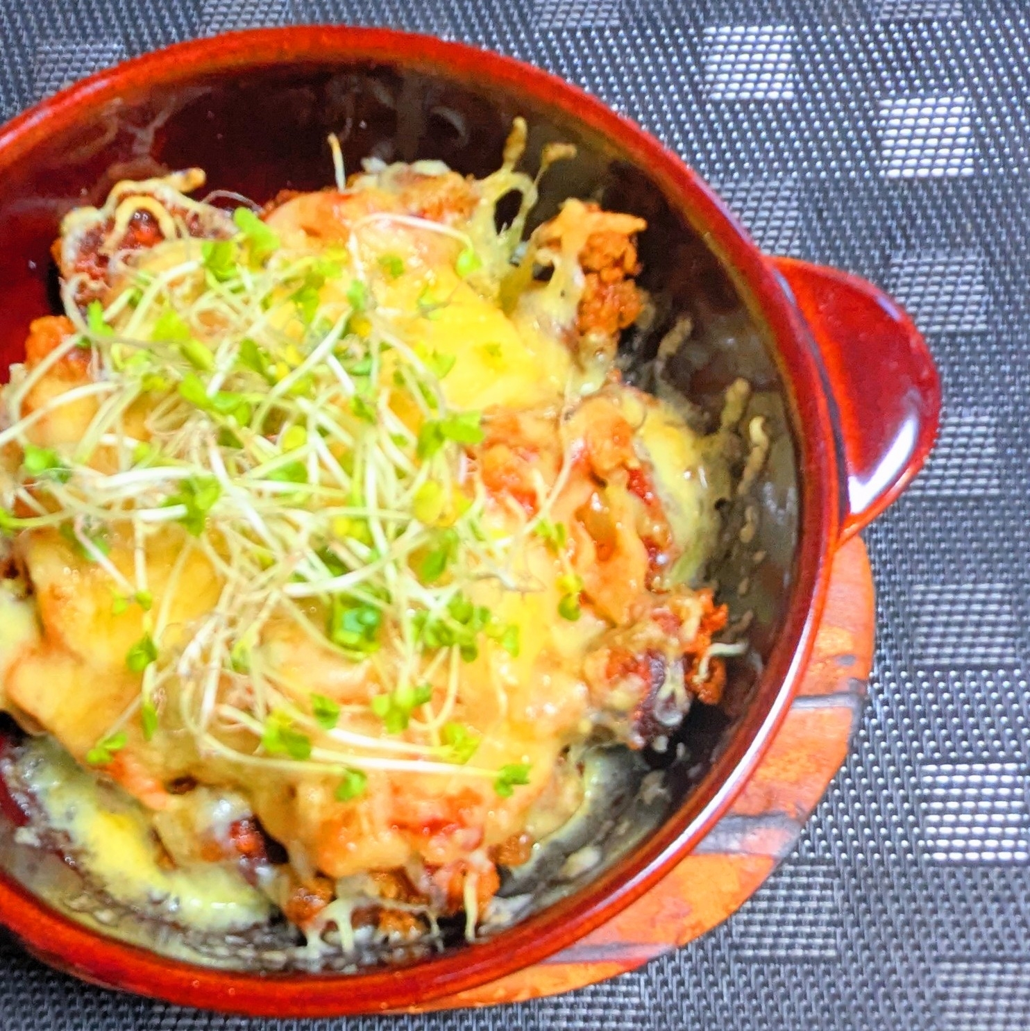 砂肝唐揚げピリ辛トマトソースチーズ焼き