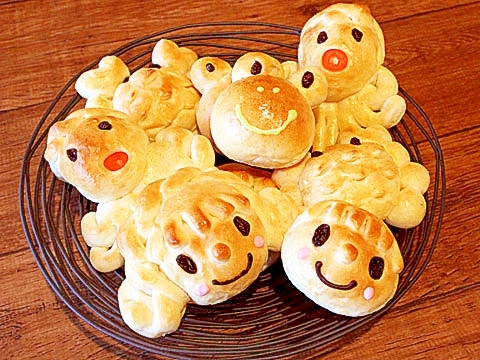 楽しく作る子どもパン　似顔絵パン