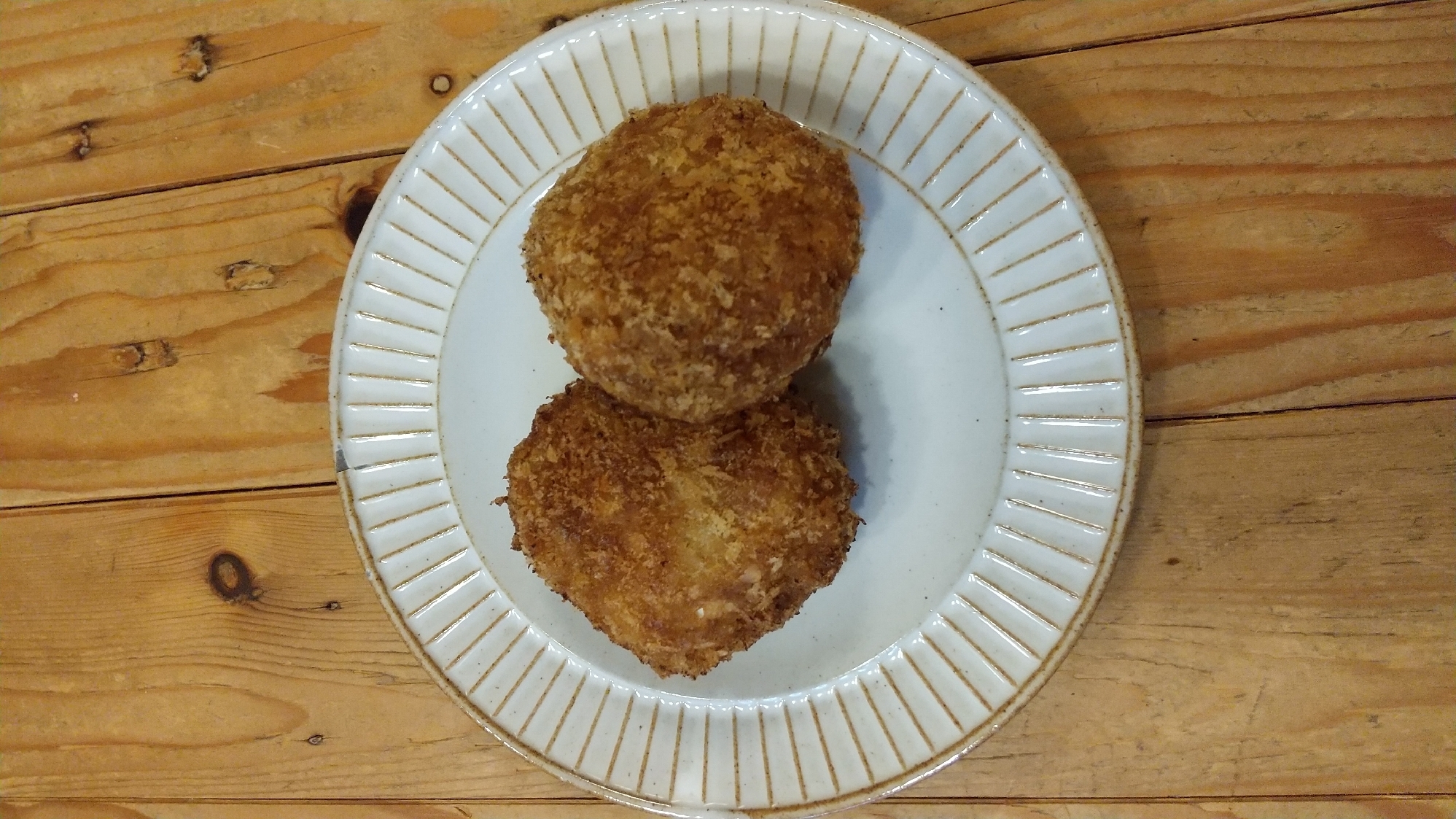 キャベツたっぷり！メンチカツ