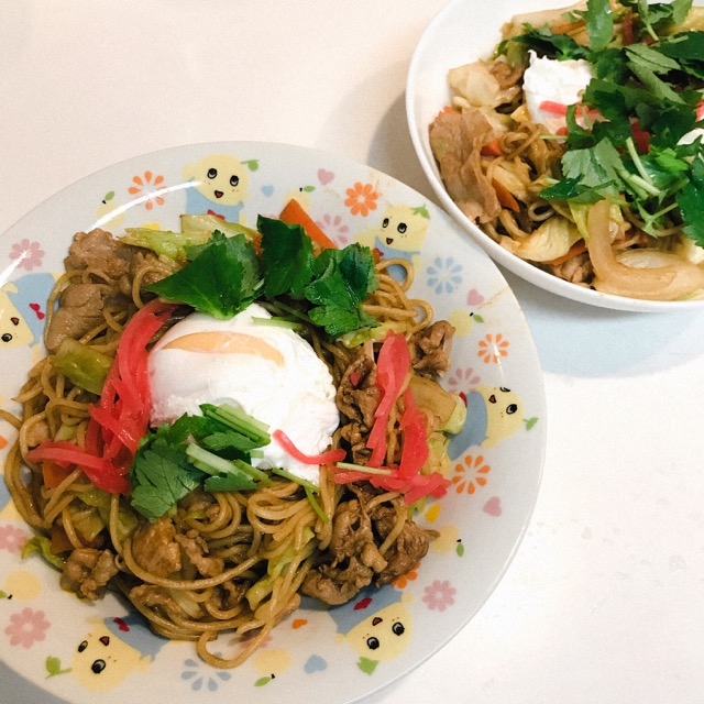 せりとポーチドエッグの☆具沢山焼きそば