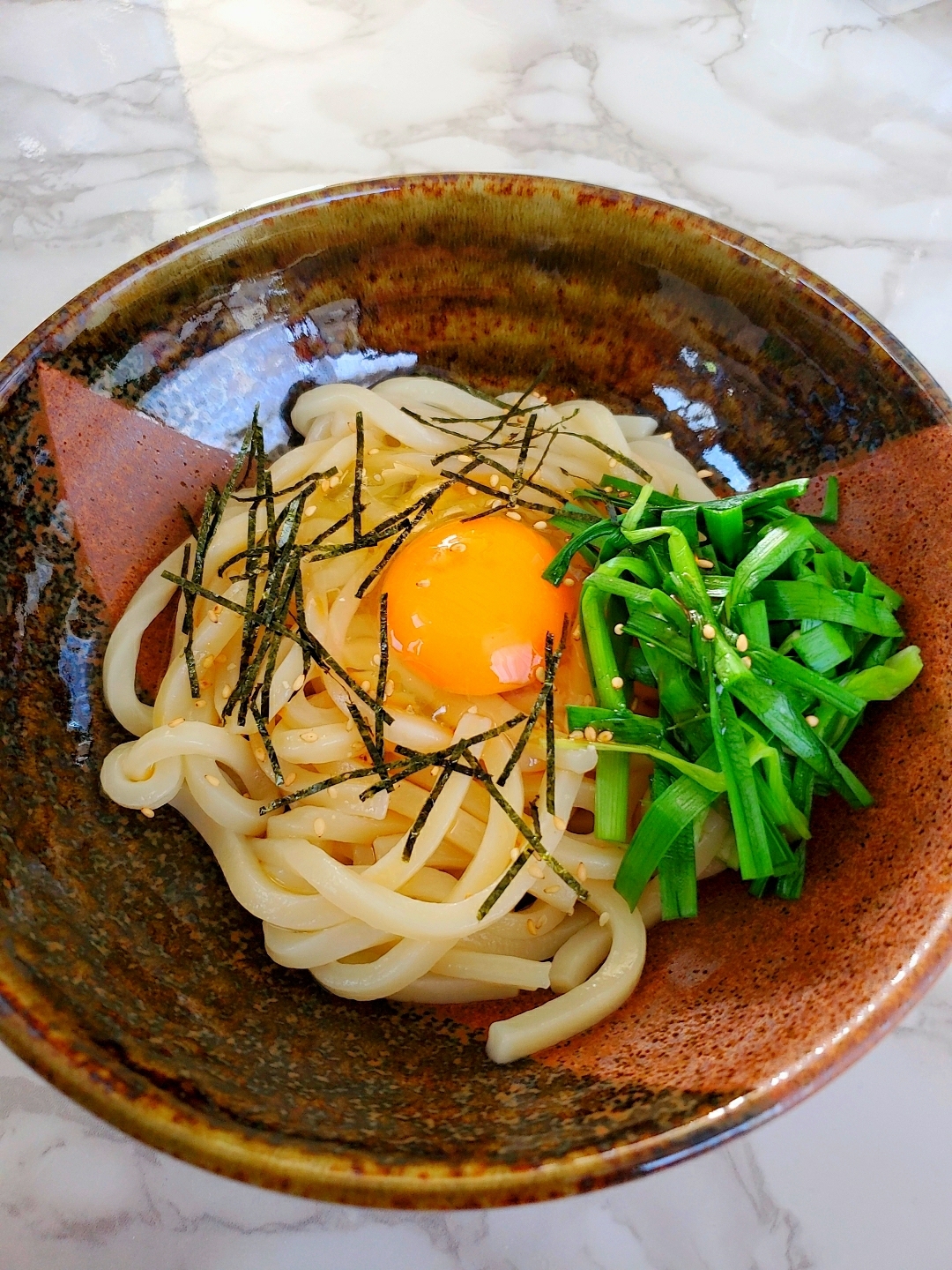 ピリ辛ニラ玉混ぜうどん