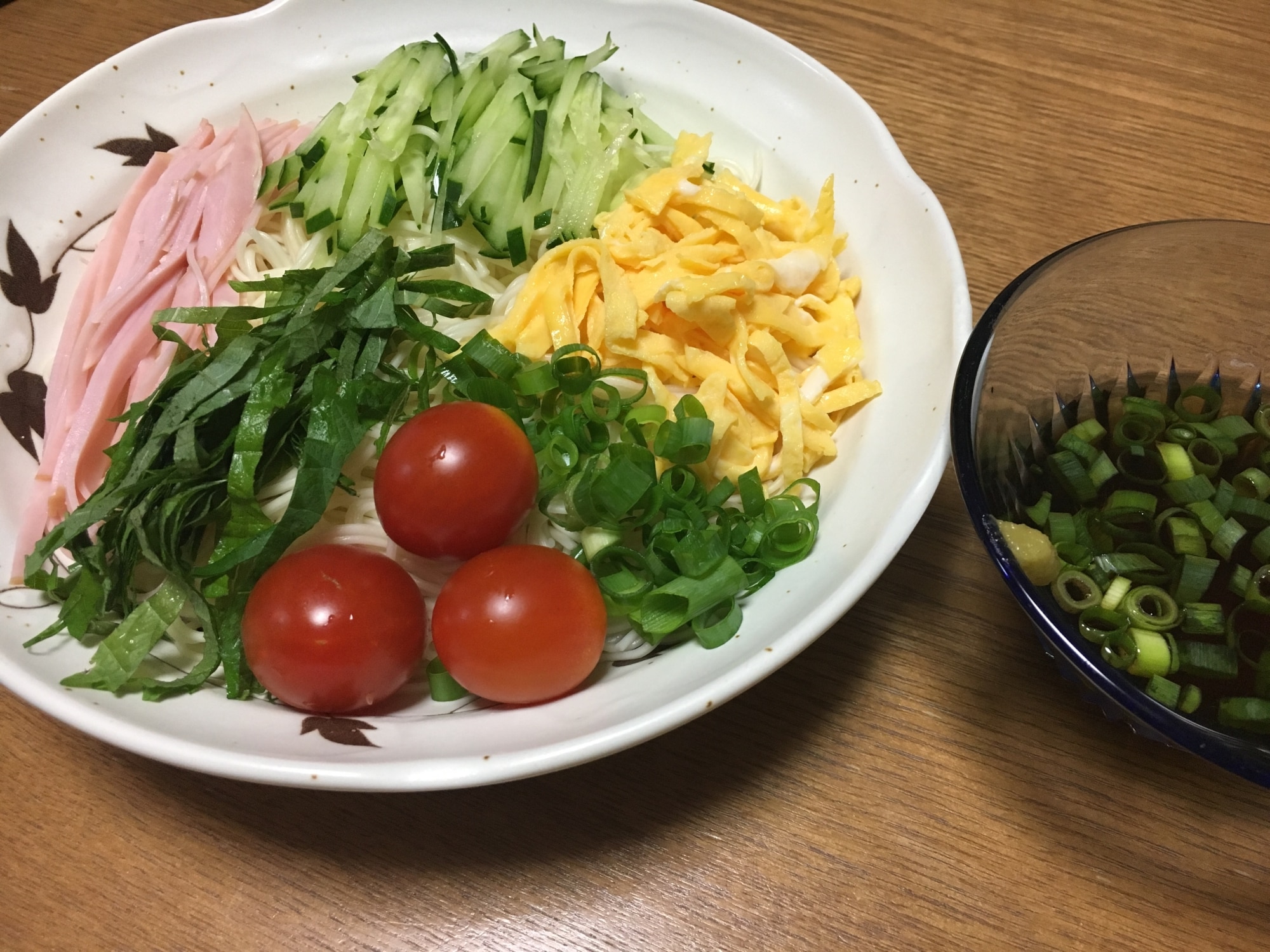 具沢山の5色そうめん