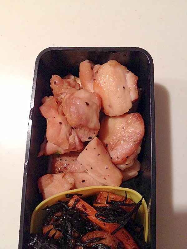 シンプル お弁当に 鶏もも肉の塩 胡椒炒め レシピ 作り方 By みゅうしろ 楽天レシピ シンプル お弁当に 鶏もも肉の塩 胡椒炒め レシピ 作り方 By みゅうしろ 楽天レシピ