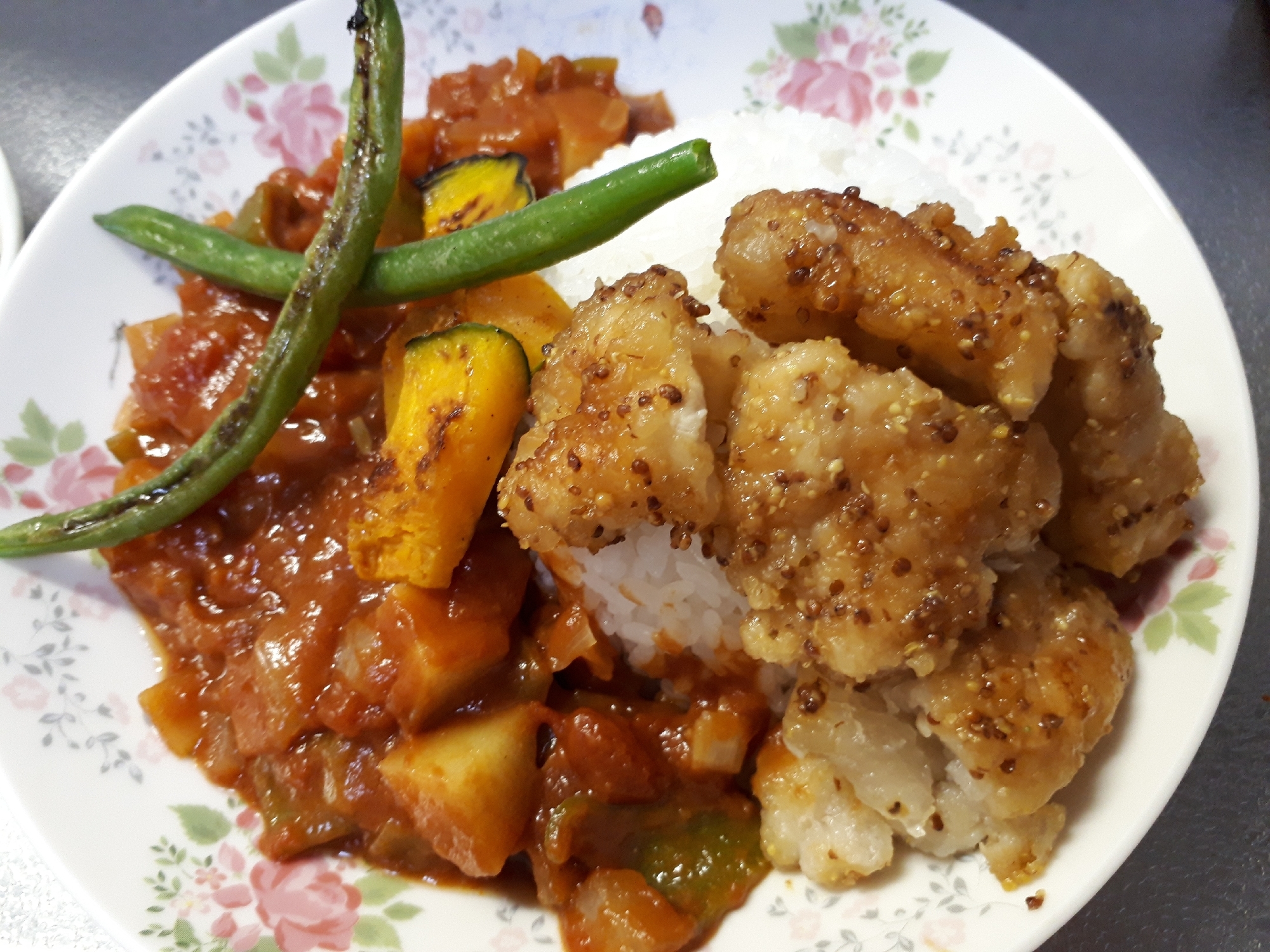 トマト野菜カレー⭐ハニーマスタードチキンのせ