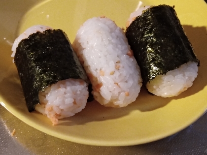 こどもの朝食に。俵型食べやすいですよね^^