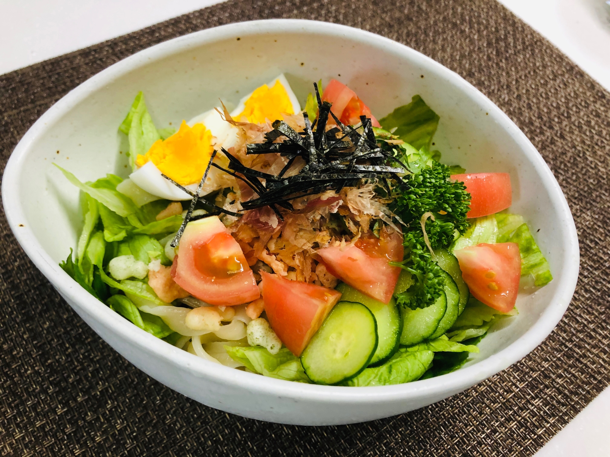 お野菜たっぷり❤️サラダうどん