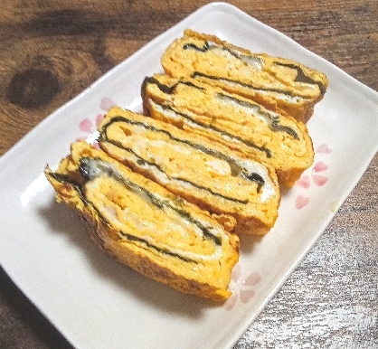 お弁当のおかずに☆海苔チーズ入玉子焼き