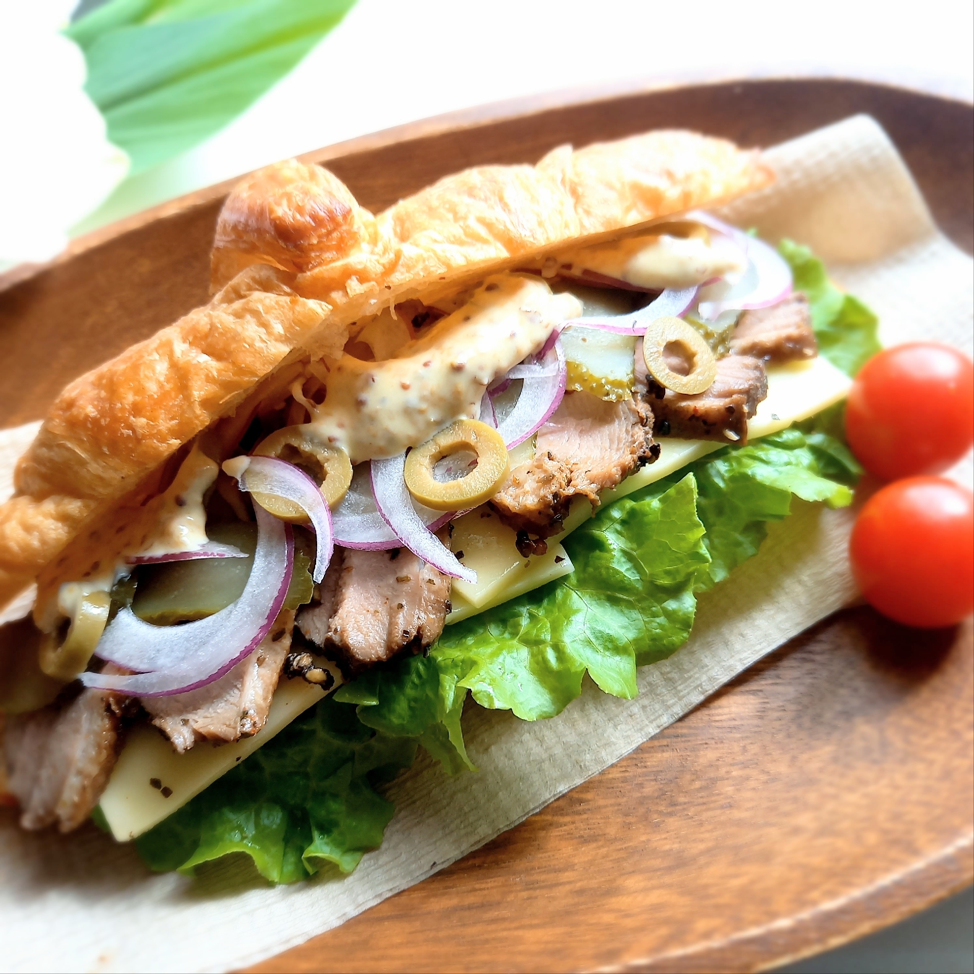 合鴨パストラミのクロワッサンサンドꕤ୭*