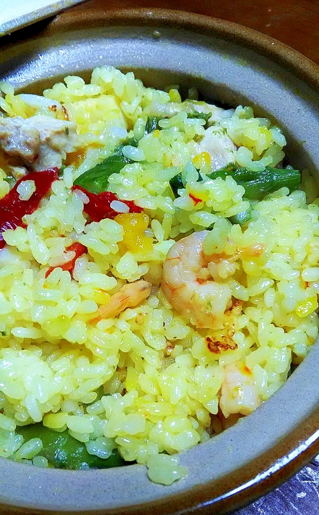 アウトドアご飯　土鍋でパエリア♪