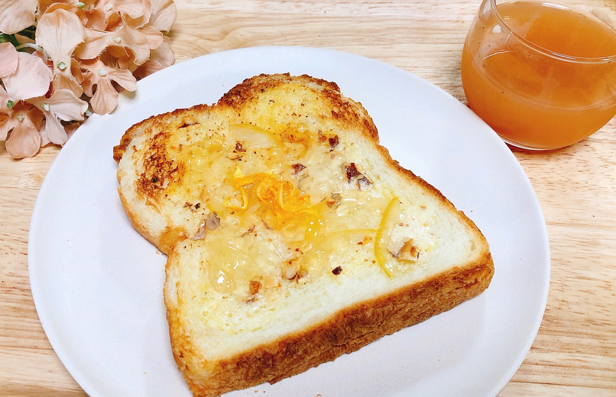 食パンで作るフロランタン（ジャム、ナッツ）