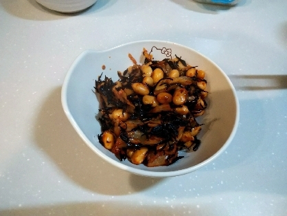 栄養満点♡ご飯にもおつまみにも♡納豆ひじきキムチ