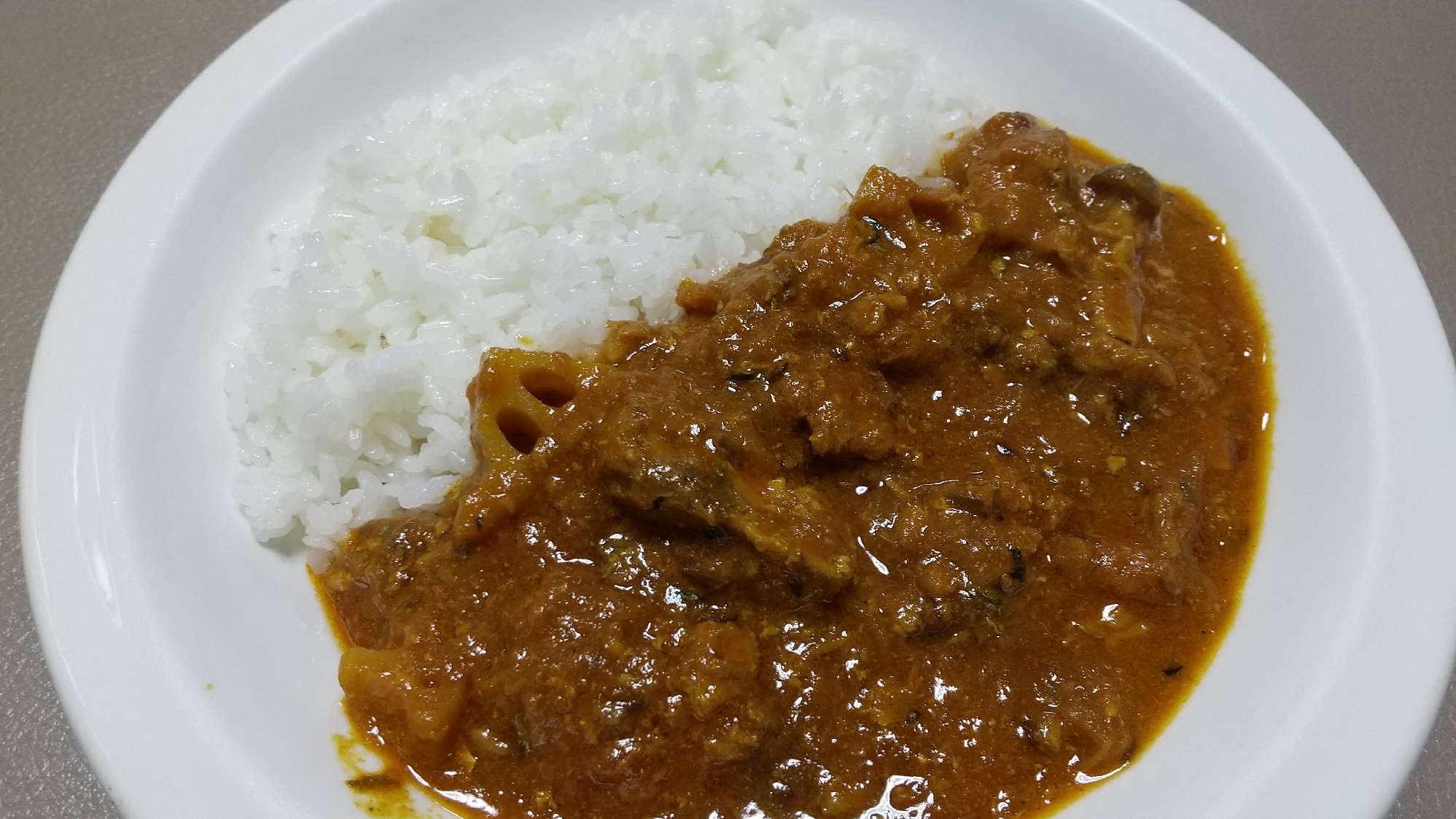 れんこんとしめじのサバ缶フィッシュカレー