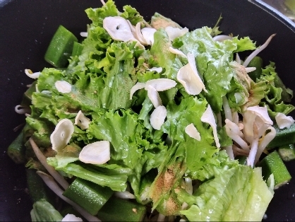 レタスとポテトチップスマヨ混ぜサラダ