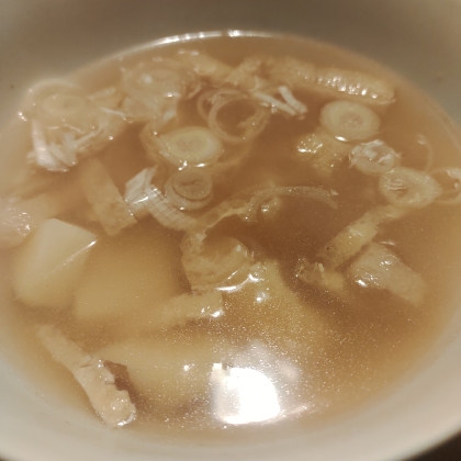 じゃがいもと油あげの味噌汁