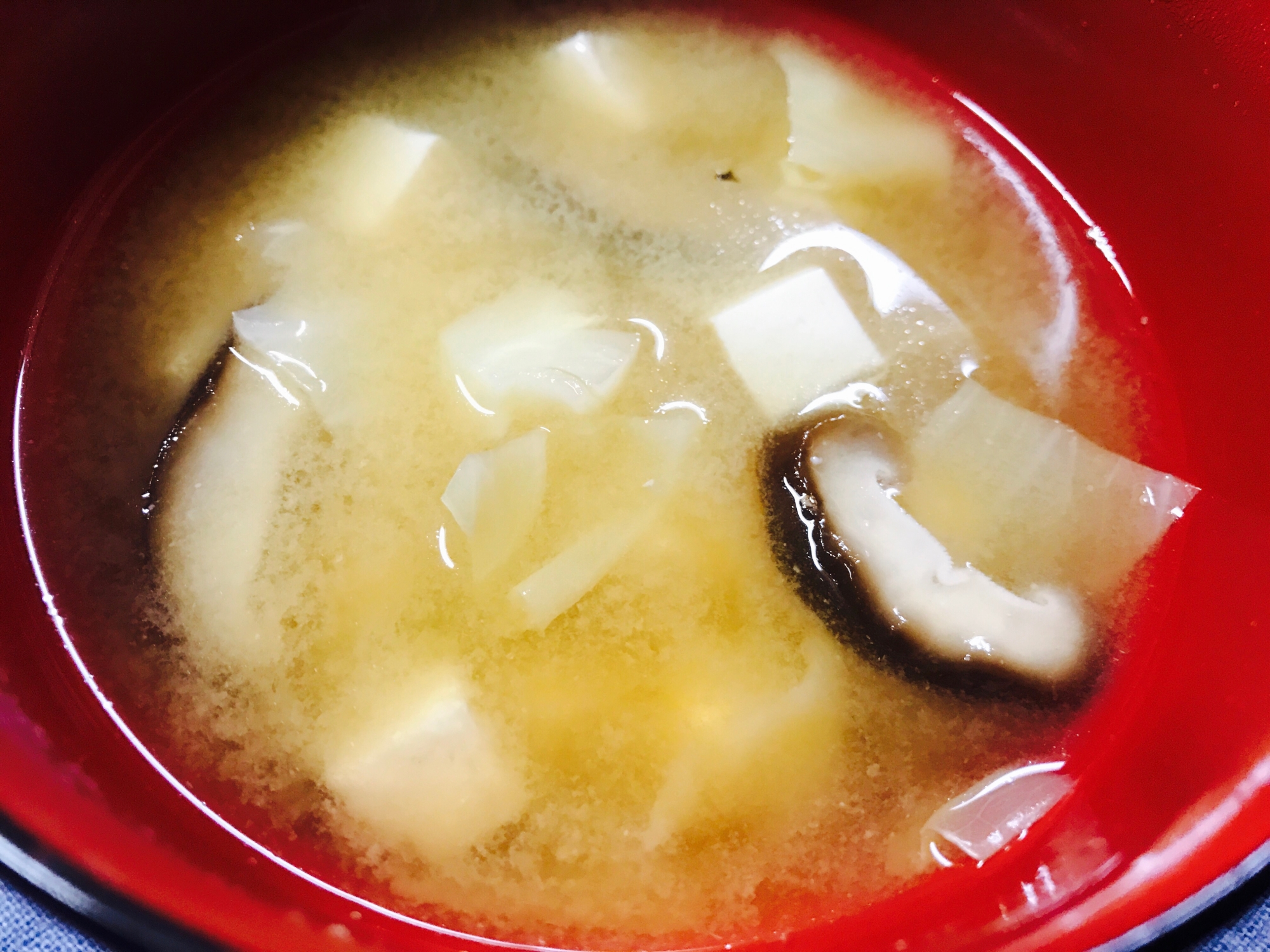 しいたけ&キャベツ&豆腐の味噌汁