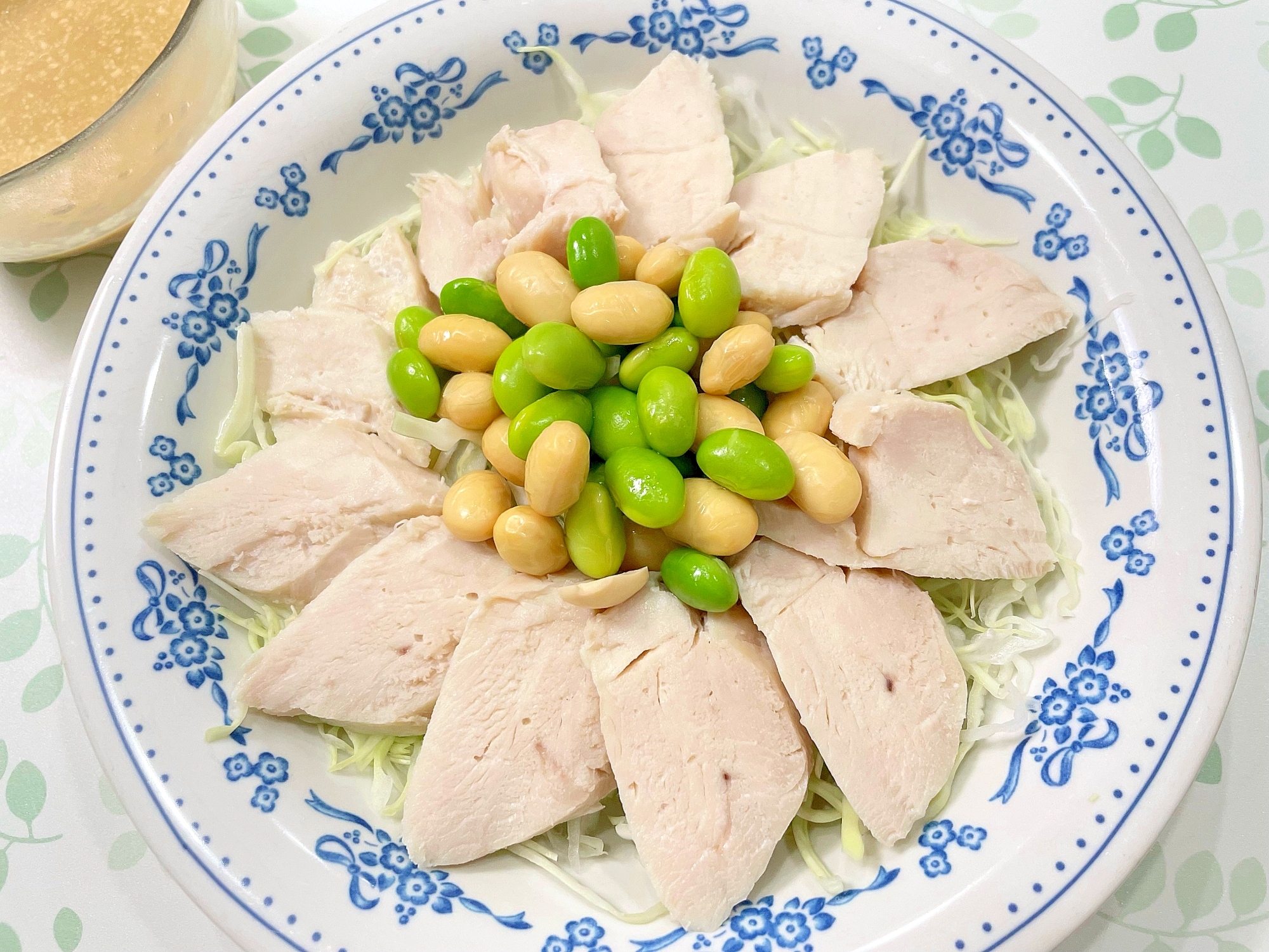 チキンと大豆のサラダ　胡麻ドレッシング