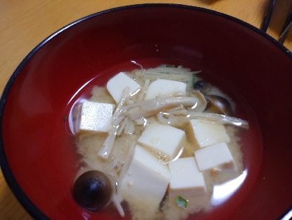 ＊えのきとしめじ・豆腐の味噌汁＊