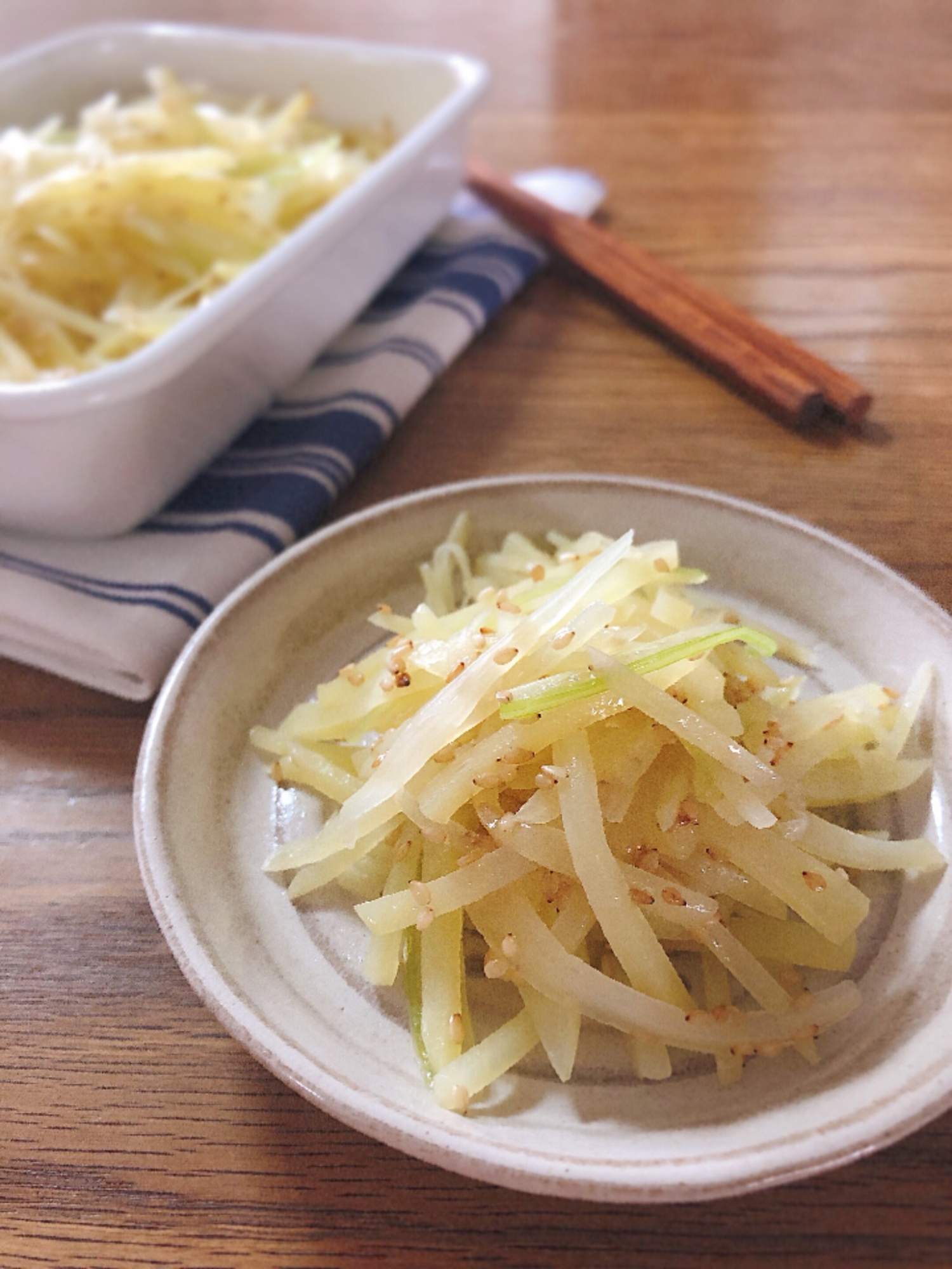 じゃがいもとセロリの塩きんぴら