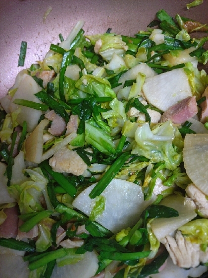 豚肉とキャベツと大根とニラの味噌炒め