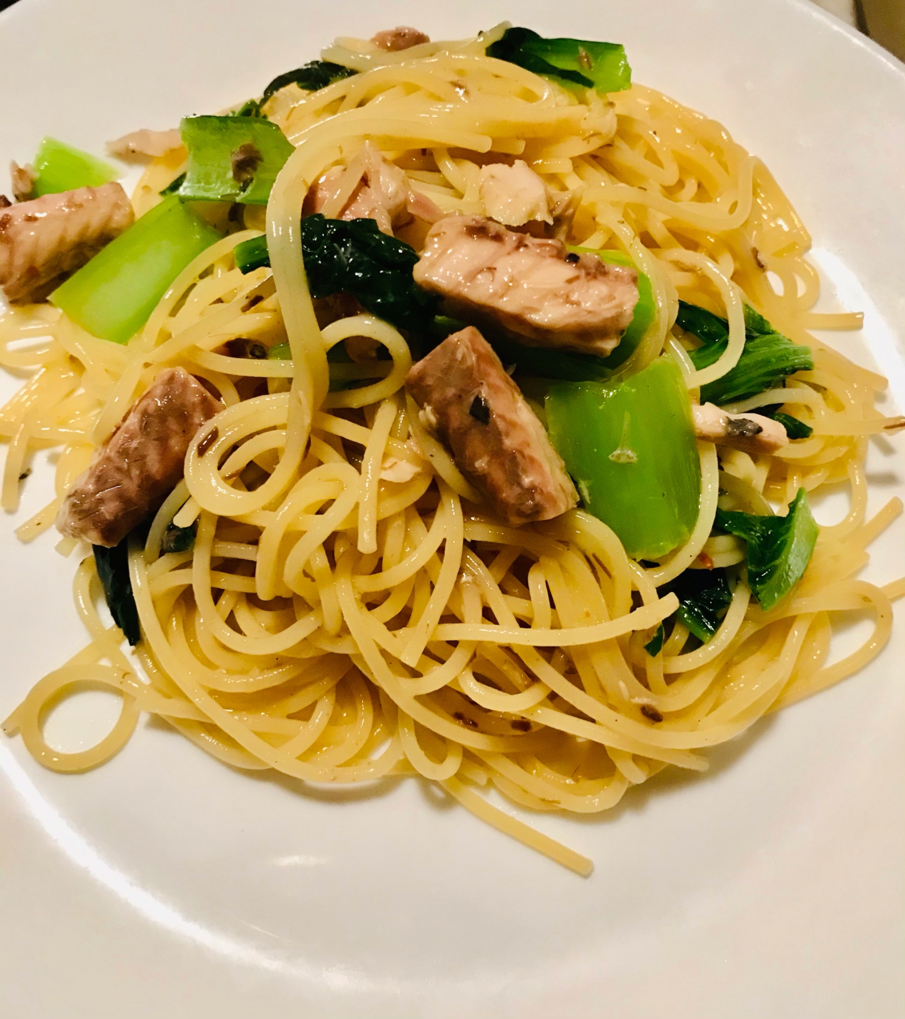 サバ缶　小松菜　にんにくパスタ