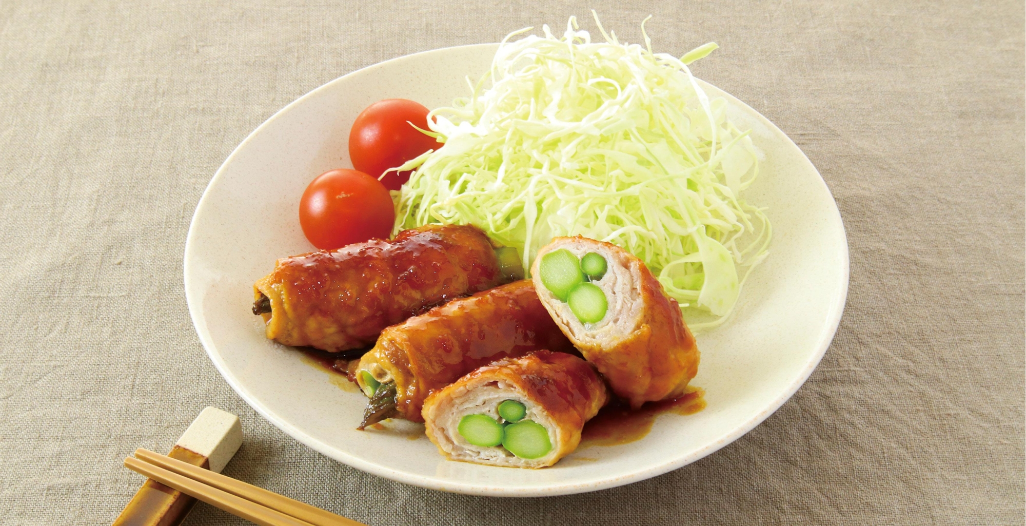 アスパラガスの豚肉巻き しょうが風味