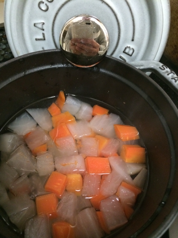 ホーロー鍋で作る野菜のおかず